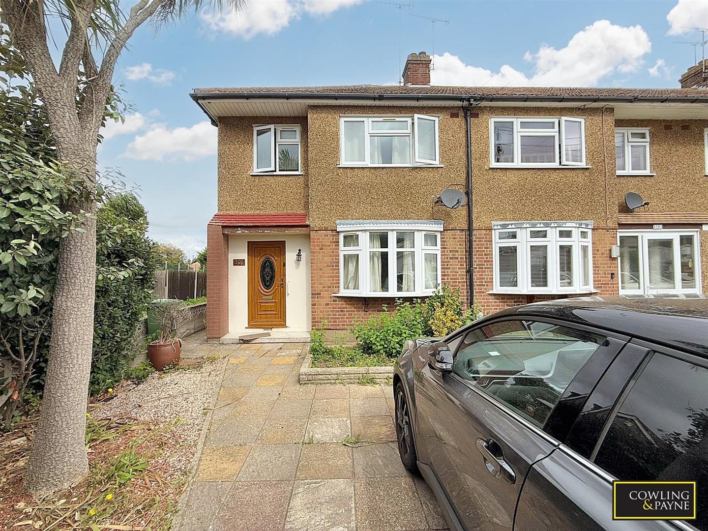 Bruce Grove, Wickford